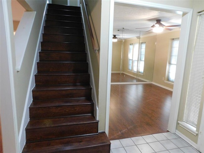 Building Photo - 2711 River Birch Dr