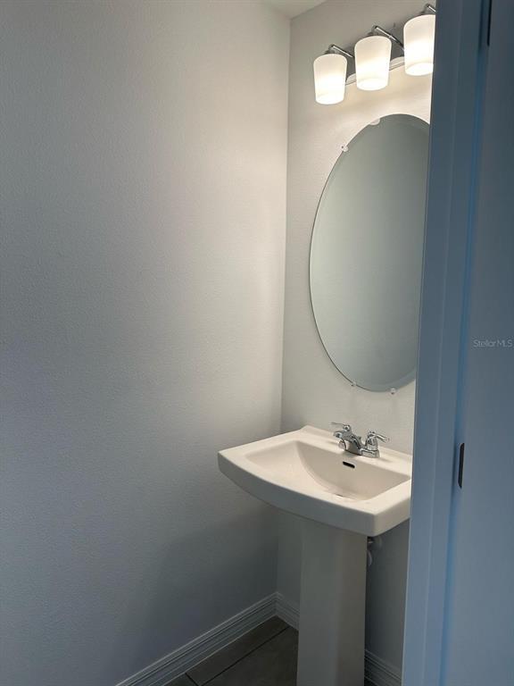 Building Photo - 2084 Viewfinder St