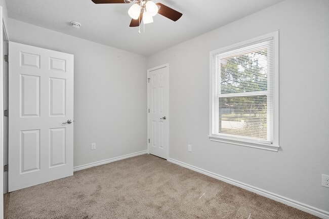 Building Photo - 4518 Edgemont Dr