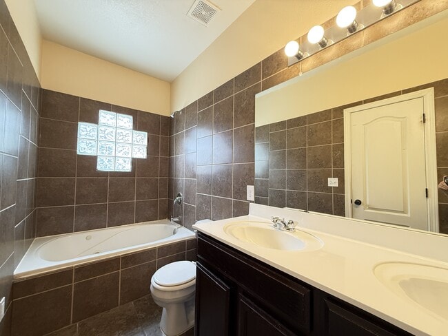 Building Photo - 13136 Freshford