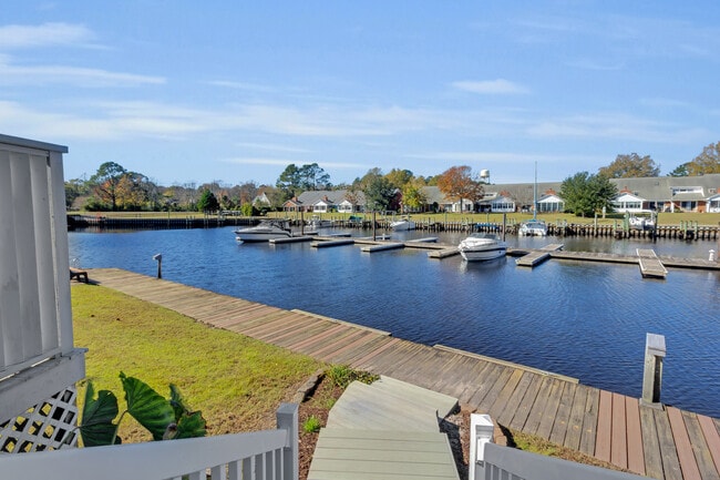 Building Photo - 18 Harbour Walk Townhouses