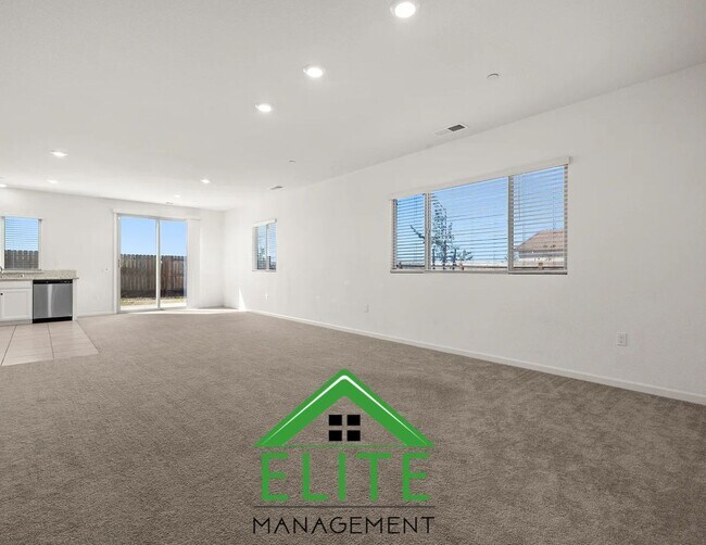 Building Photo - Spacious 5-Bedroom Home in Rancho Cordova ...