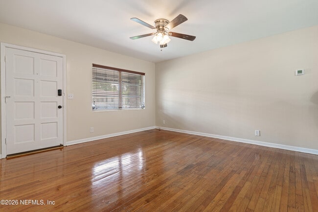 Building Photo - 1329 Hollyhock Cir