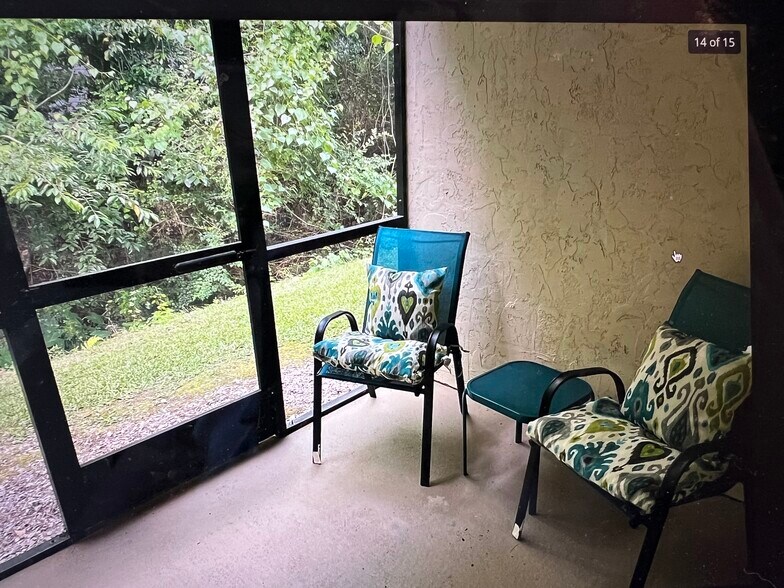 Building Photo - 700 Windsong Cir