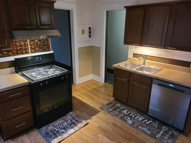 Building Photo - 11 Cypress Street