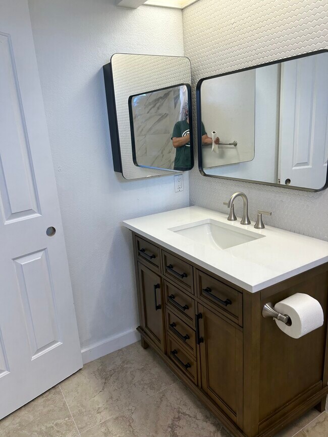 Building Photo - 2835 Cherry Hills Dr