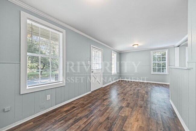 Building Photo - Beautiful Home Located In 38127 !! Section...