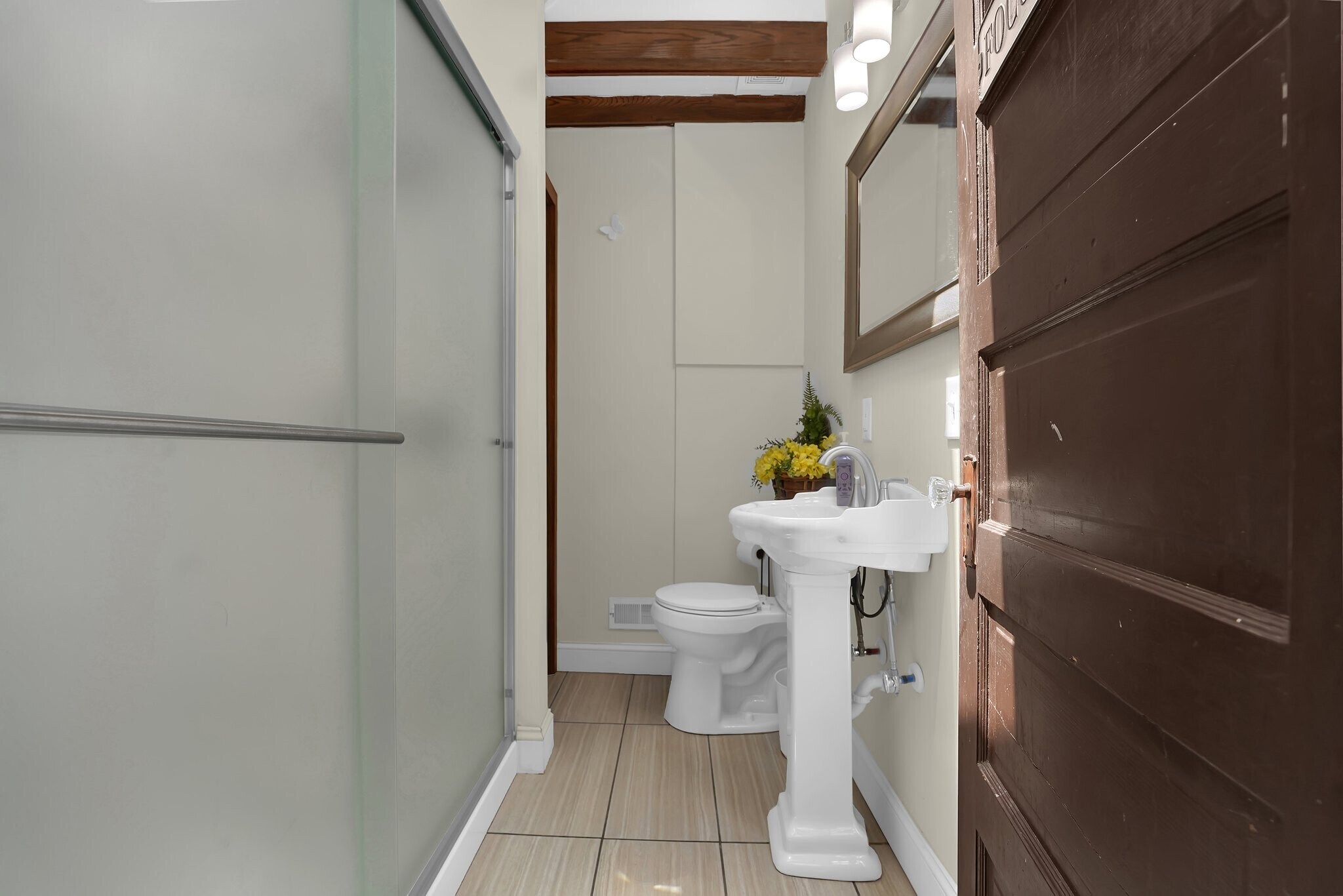 Full bath with walk-in shower - 963 S 22nd St
