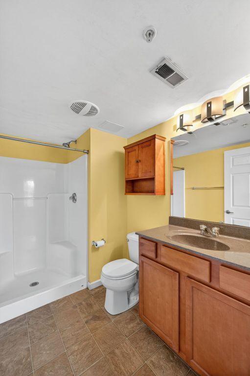 Building Photo - 1313 Piedmont Cir