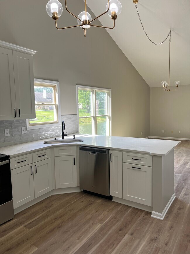 Building Photo - 10728 Lexington Dr