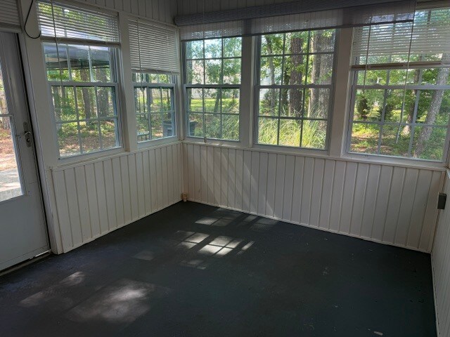 Building Photo - 6737 Blue Heron Blvd