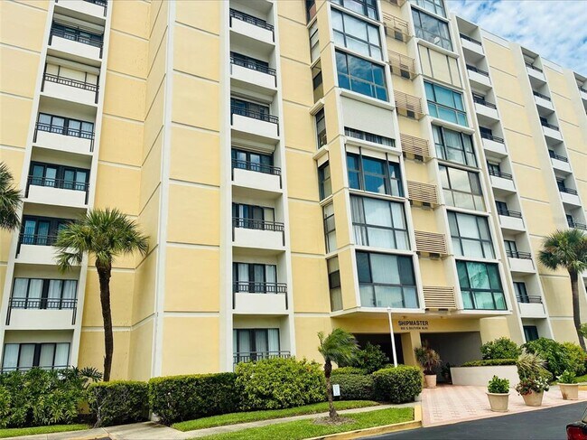 Building Photo - 800 S Gulfview Blvd
