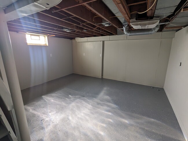 Building Photo - 17639 Woodland St
