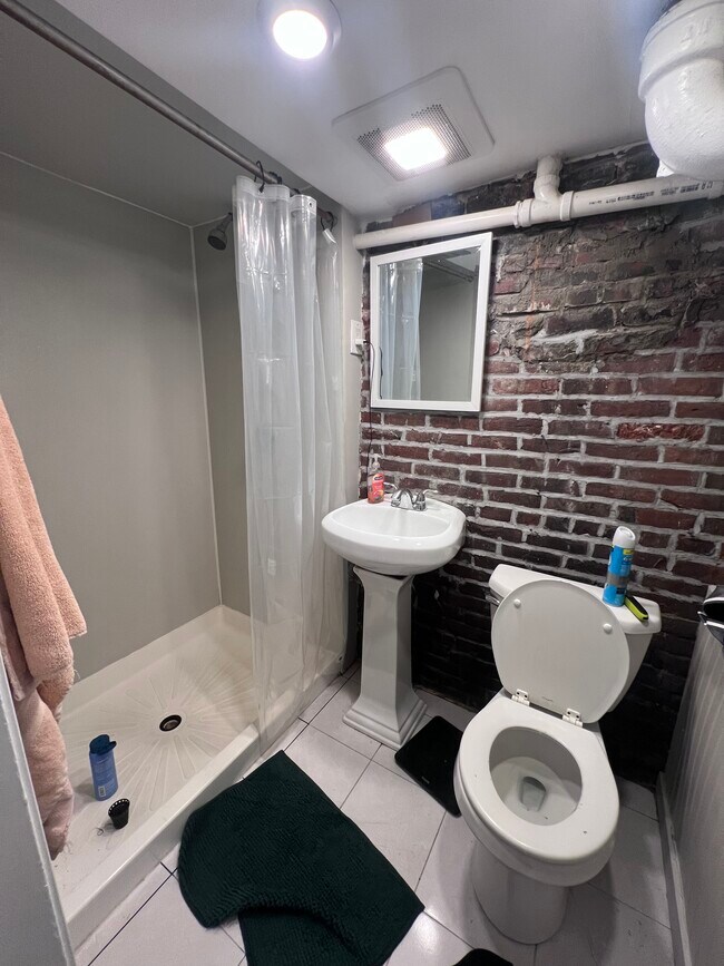 Building Photo - 586 Columbus Ave