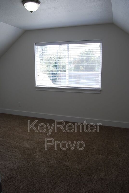 Building Photo - 713 W 500 S