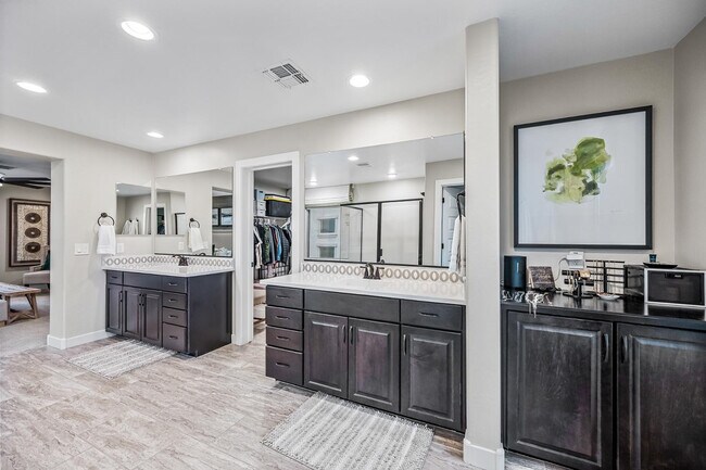 Building Photo - 14462 W Artemisa Ave