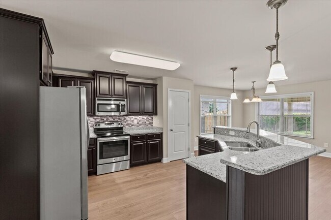 Building Photo - 127 Pembridge Ln