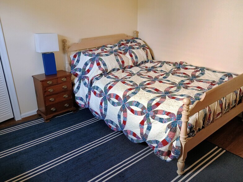 Building Photo - 1343 East Market St