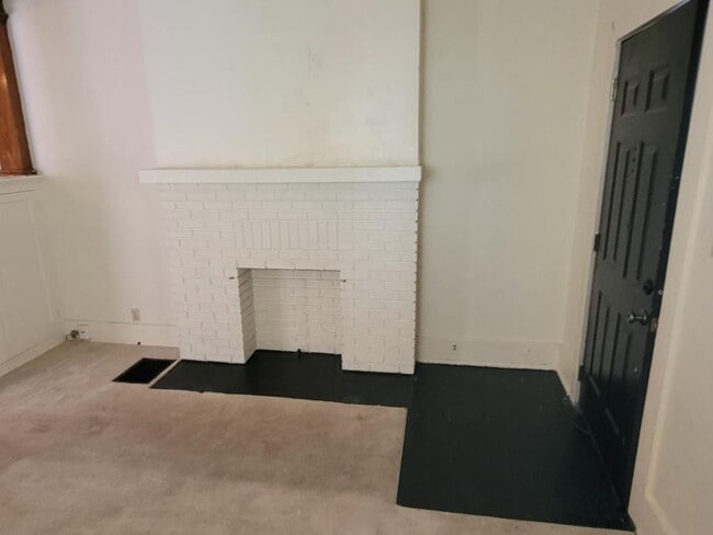 Building Photo - 1053 Highland Ave
