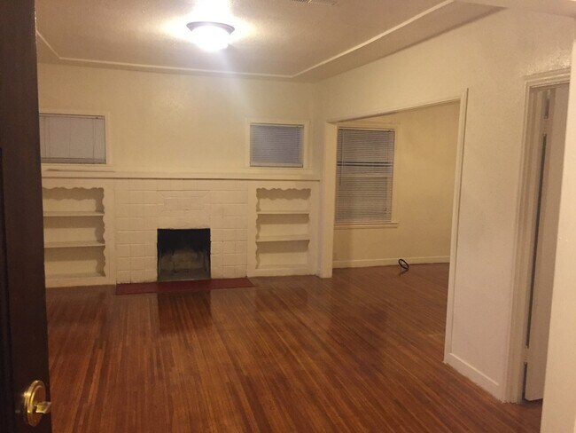 Building Photo - 5440 Trask St