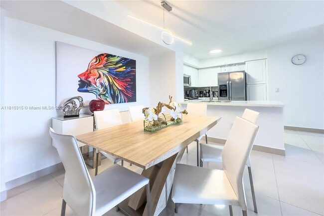 Building Photo - 19901 E Country Club Dr