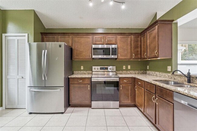 Building Photo - 7236 Somersworth Dr