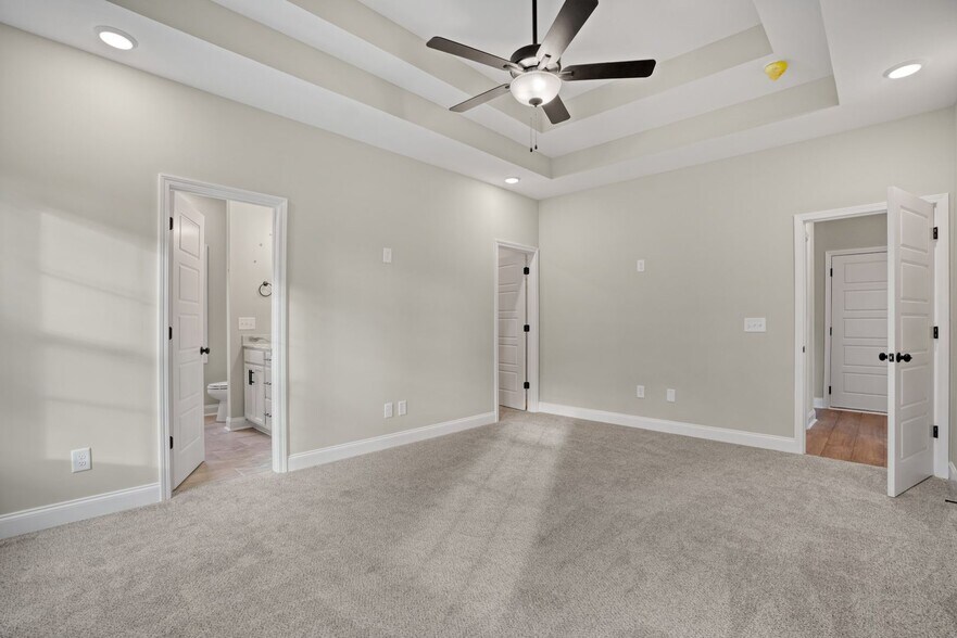 Building Photo - 502 N Halifax Ct