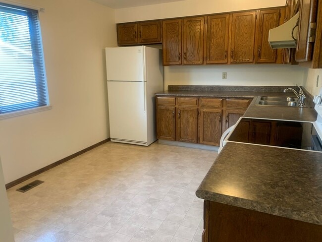 Building Photo - 13884 W 68th Dr