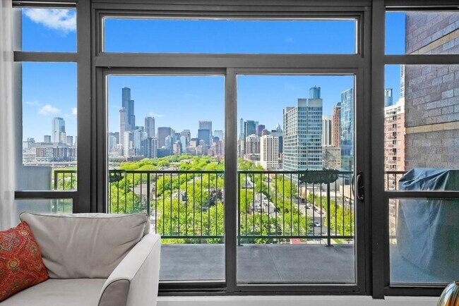 Building Photo - 1530 S State St