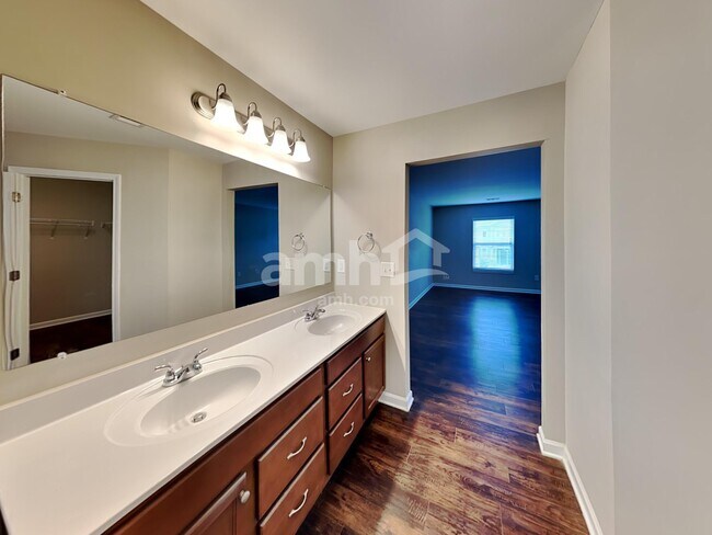 Building Photo - 804 Commerce Trl