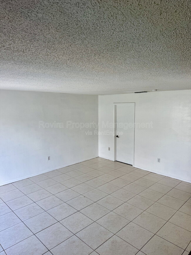 Building Photo - 1501 Chevington Ct