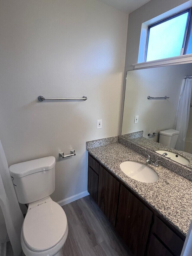 Building Photo - NICE UPDATED HOME IN CITRUS HEIGHTS!!