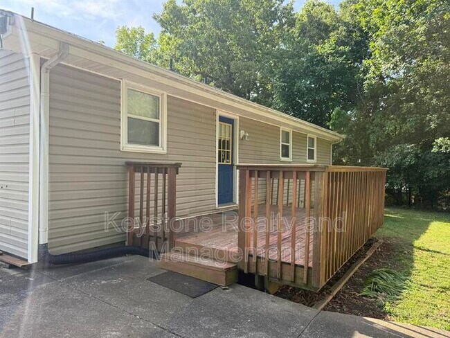 Building Photo - 1511 Cavern Court