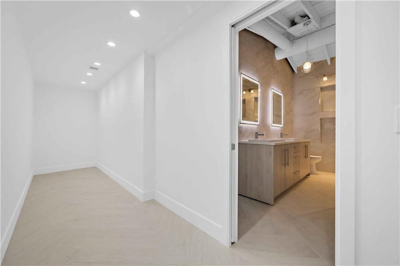 Building Photo - 2201 Intracoastal Dr