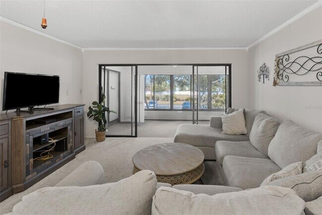 Building Photo - 2693 Sabal Springs Cir