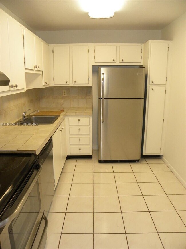 Building Photo - 8050 W McNab Rd