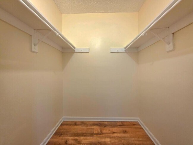 Building Photo - 3808 Laramie Pl