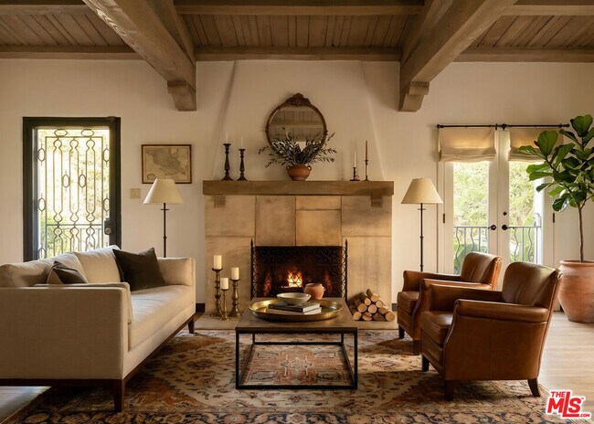 Building Photo - 1407 N Beverly Dr