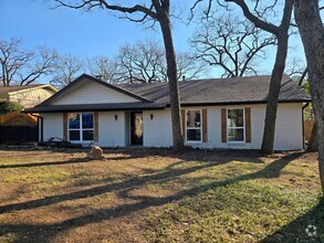 Building Photo - Charming house in Hurst Tx