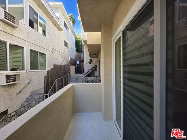 Building Photo - 10815 Rose Ave