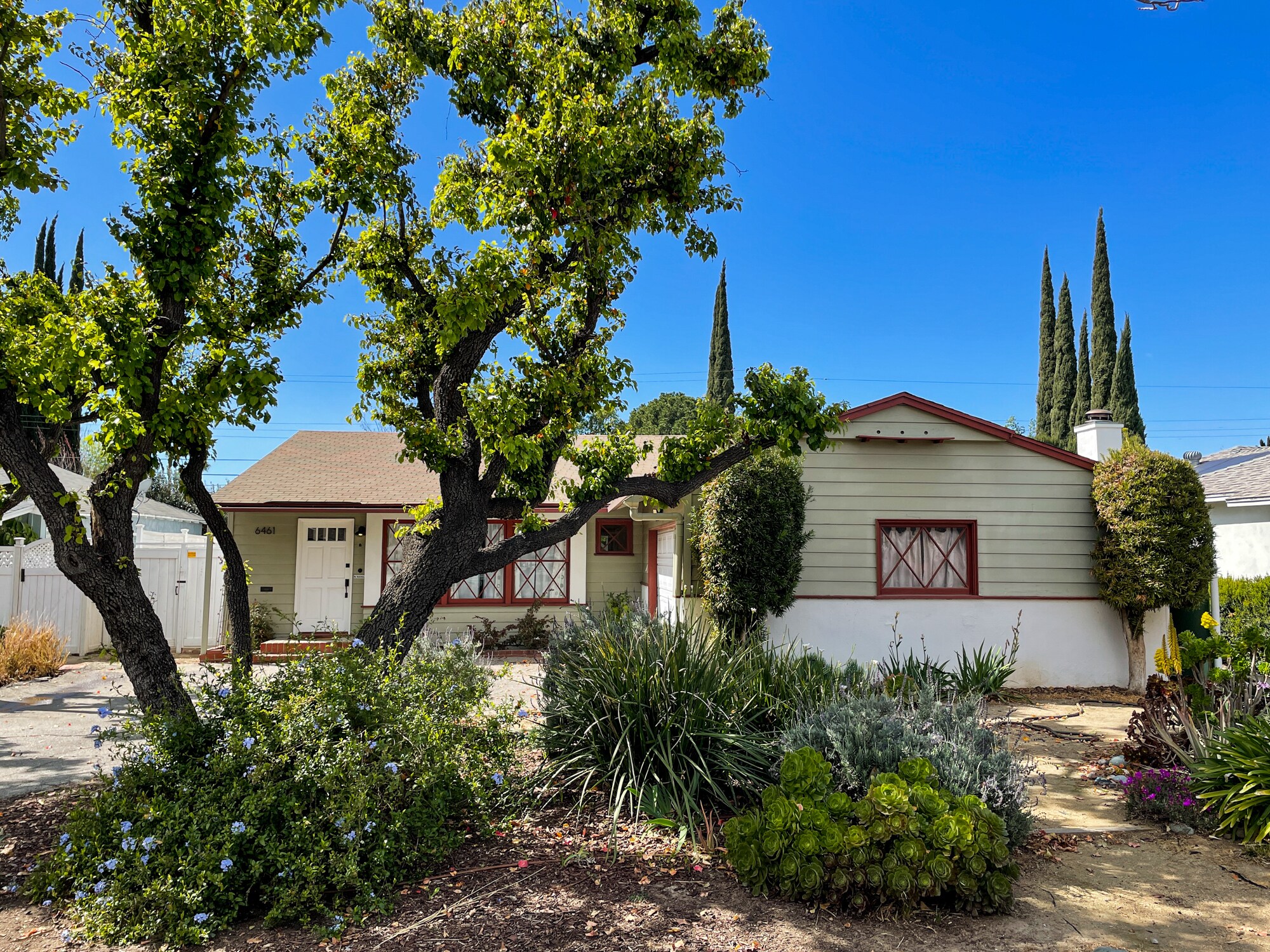 Building Photo - 6461 Gaviota Ave