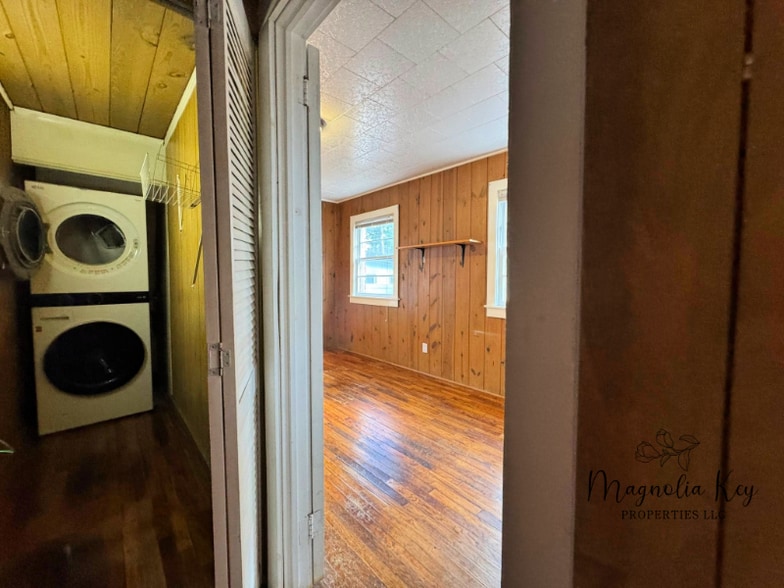 Building Photo - 7203 Porcher Dr