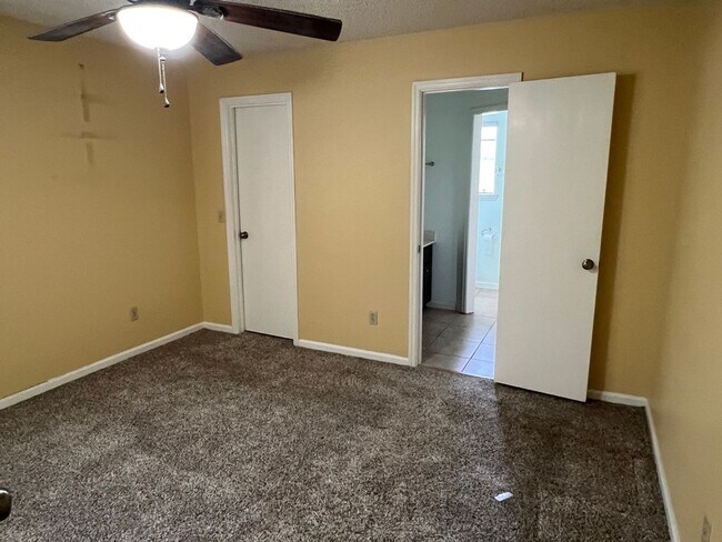 Building Photo - 138 Timber Ridge Dr