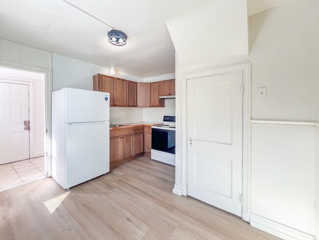 Building Photo - 1006 Greystone Ave