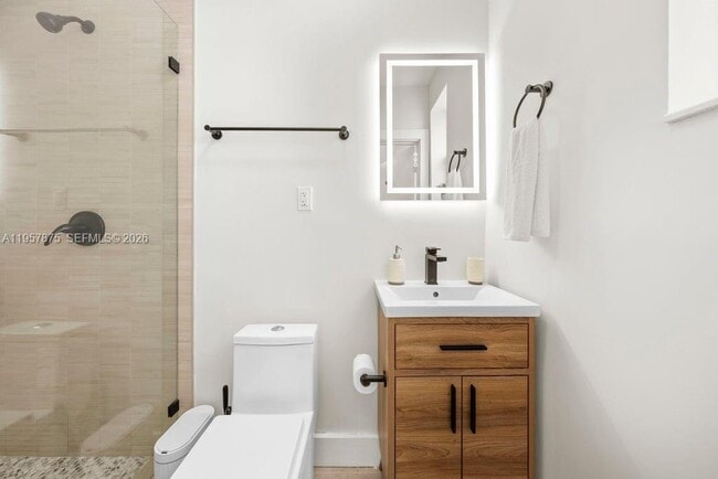 Building Photo - 1471 Lincoln Terrace