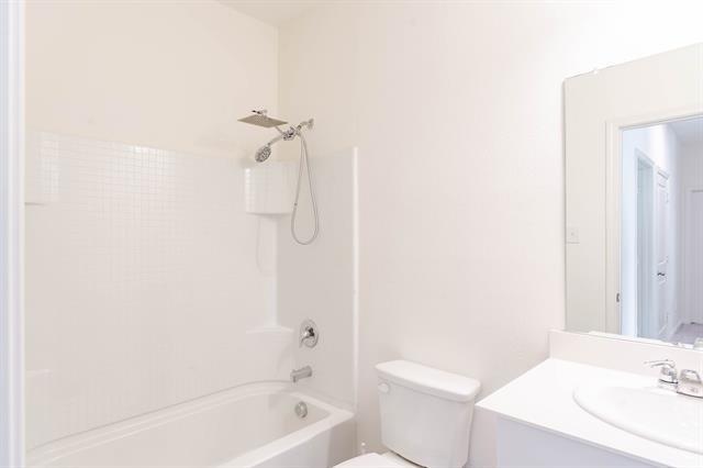 Building Photo - 1737 Escondido Dr