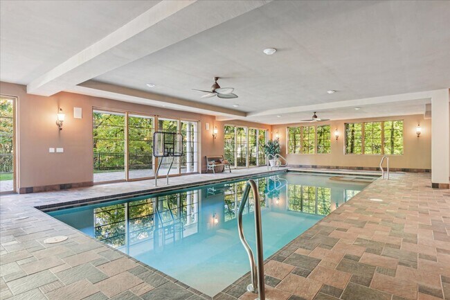 Building Photo - 493 Hazel Ave