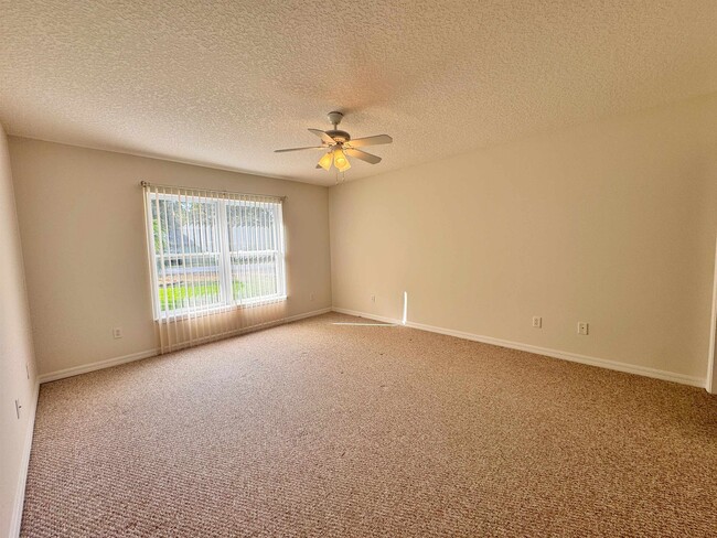 Building Photo - 932 Delcie Dr