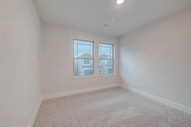 Building Photo - 13410 Sun Cay Dr