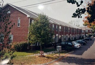 Building Photo - 226 Fairmont Ct